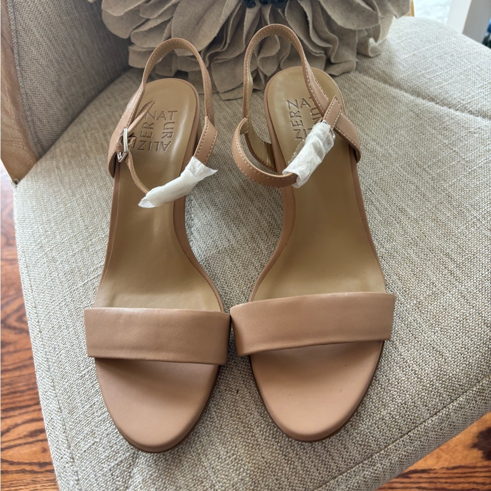 Naturalizer Nude Tan Slingback Sandals
